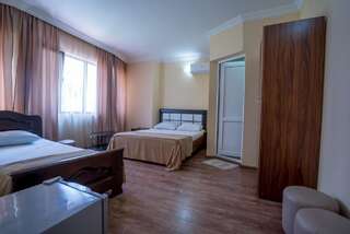 Отель Hotel Dadiani Батуми Стандартный трехместный номер-2