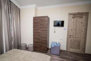 Отель Hotel Dadiani Батуми Бюджетный двухместный номер с 1 кроватью-10