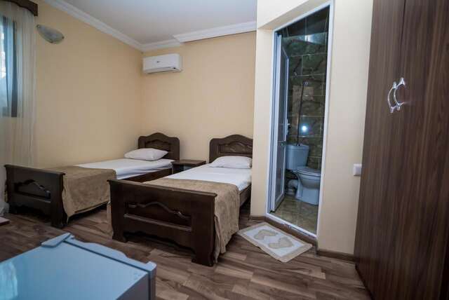 Отель Hotel Dadiani Батуми-10